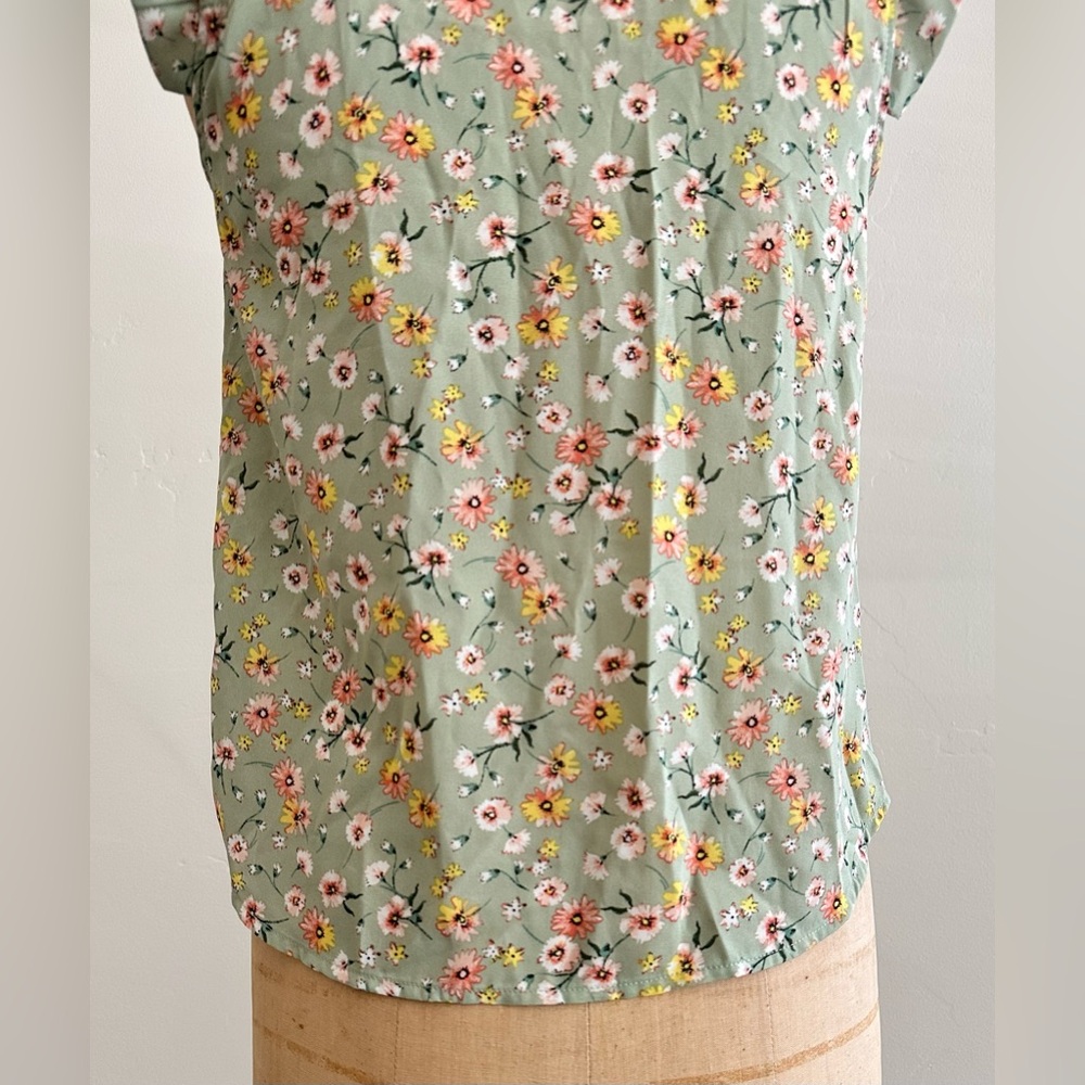 Monteau Mint Floral Blouse - Picture 9 of 12